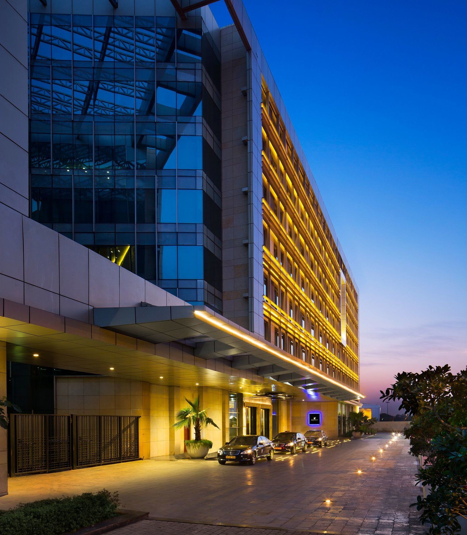 Jw Marriott Hotel New Delhi Aerocity Exterior photo